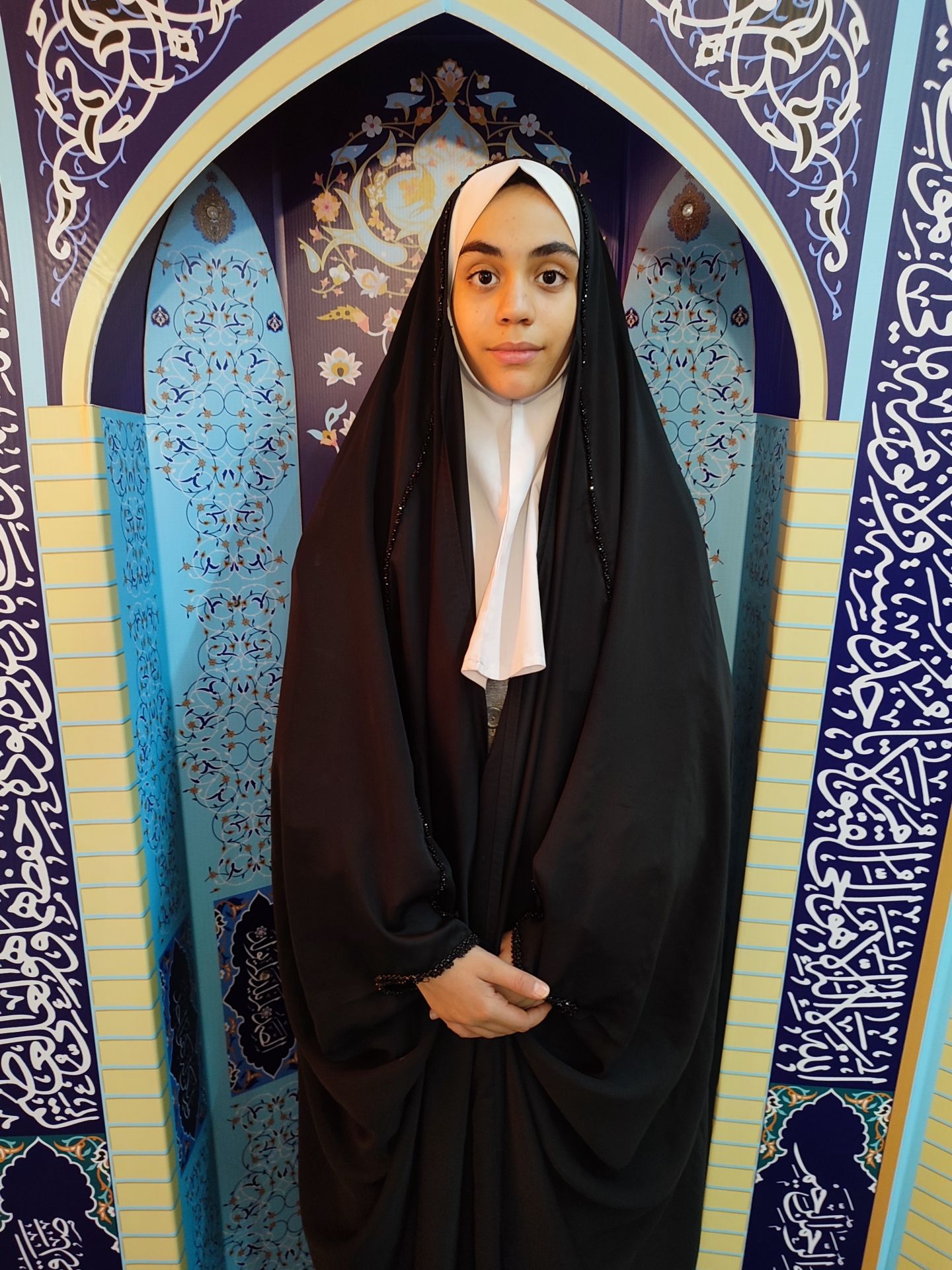 خانم فاطمه حسن شاهی پایه پنجم 